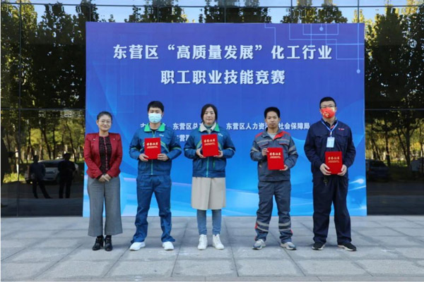 2d49f201f05f4b7b93bee682df40b83b