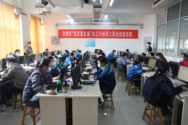 群英云集，，争创一流