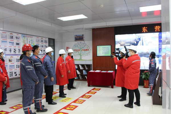 629ad83766d24db5b33e7f0c83ea8718