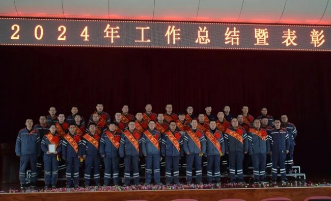 04b87efb58d34207a7ca673e4a353432