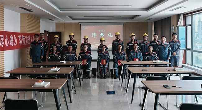 言传身教全心勉力，尊师重道礼行南宫国际